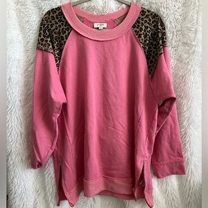Umgee oversized pink and cheetah top!